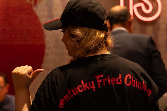 TÜM İNSALARA İNANIRIZ